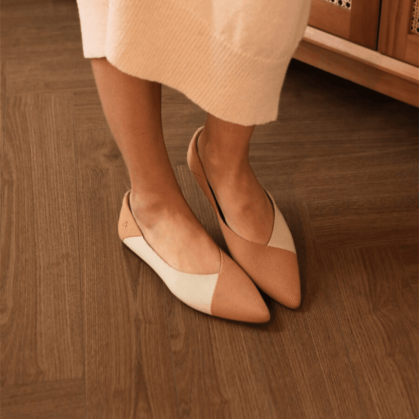 Emma Curved Pointed Toe Flats - aciae