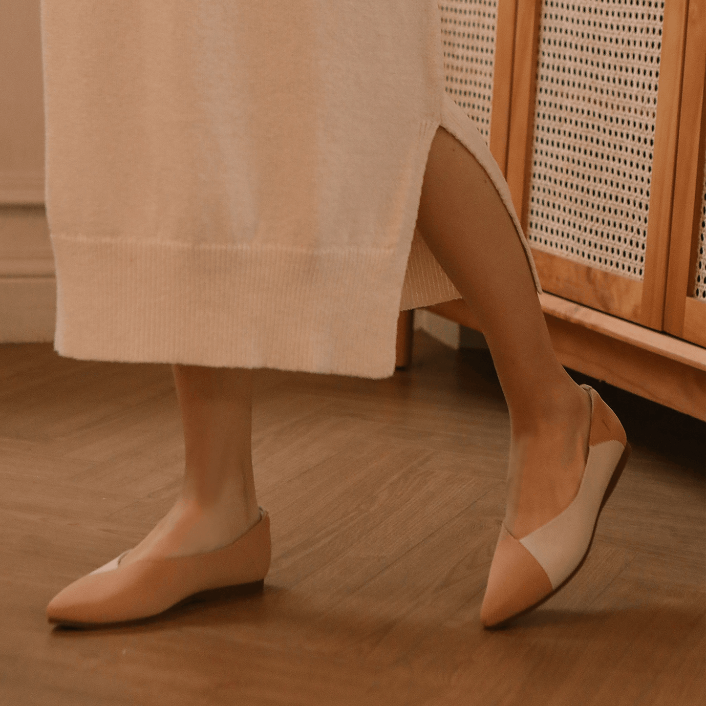Emma Curved Pointed Toe Flats - aciae